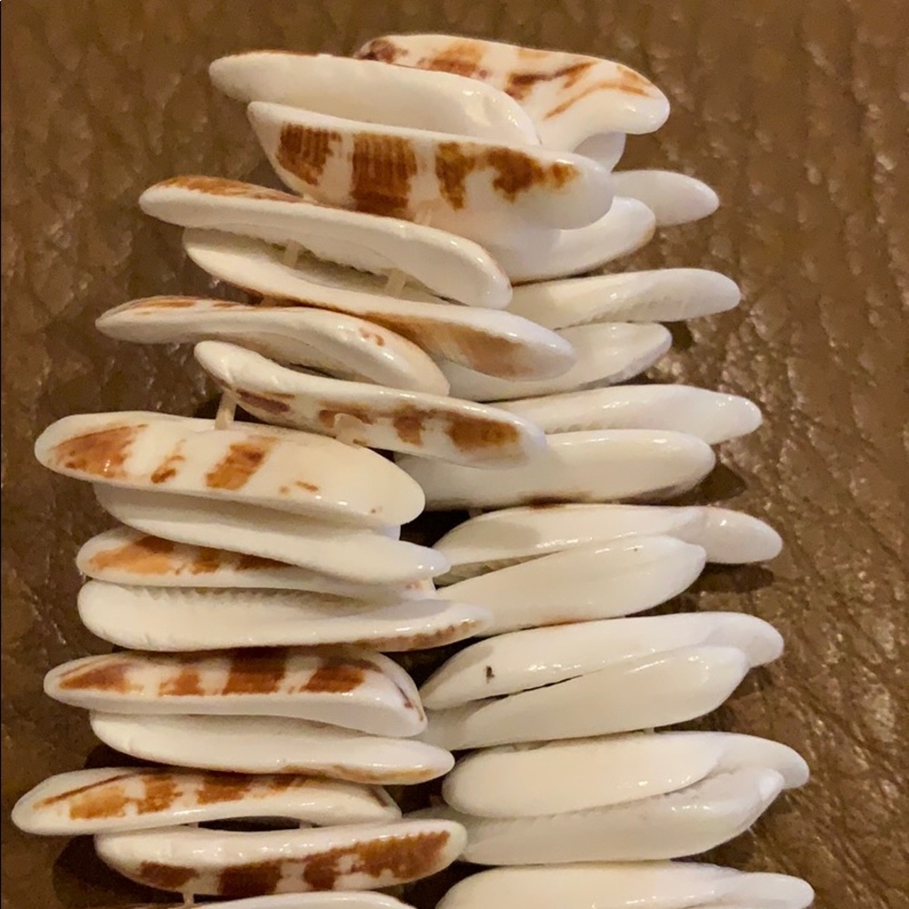 Shell bracelet - Picture 3 of 3